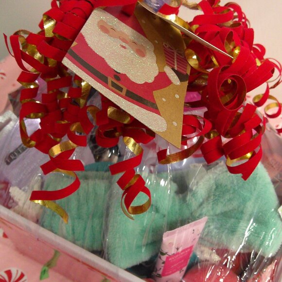 Spa Serenity Silent Night-22 Piece Christmas Holiday Self-Care Gift Basket - Picture 6 of 6